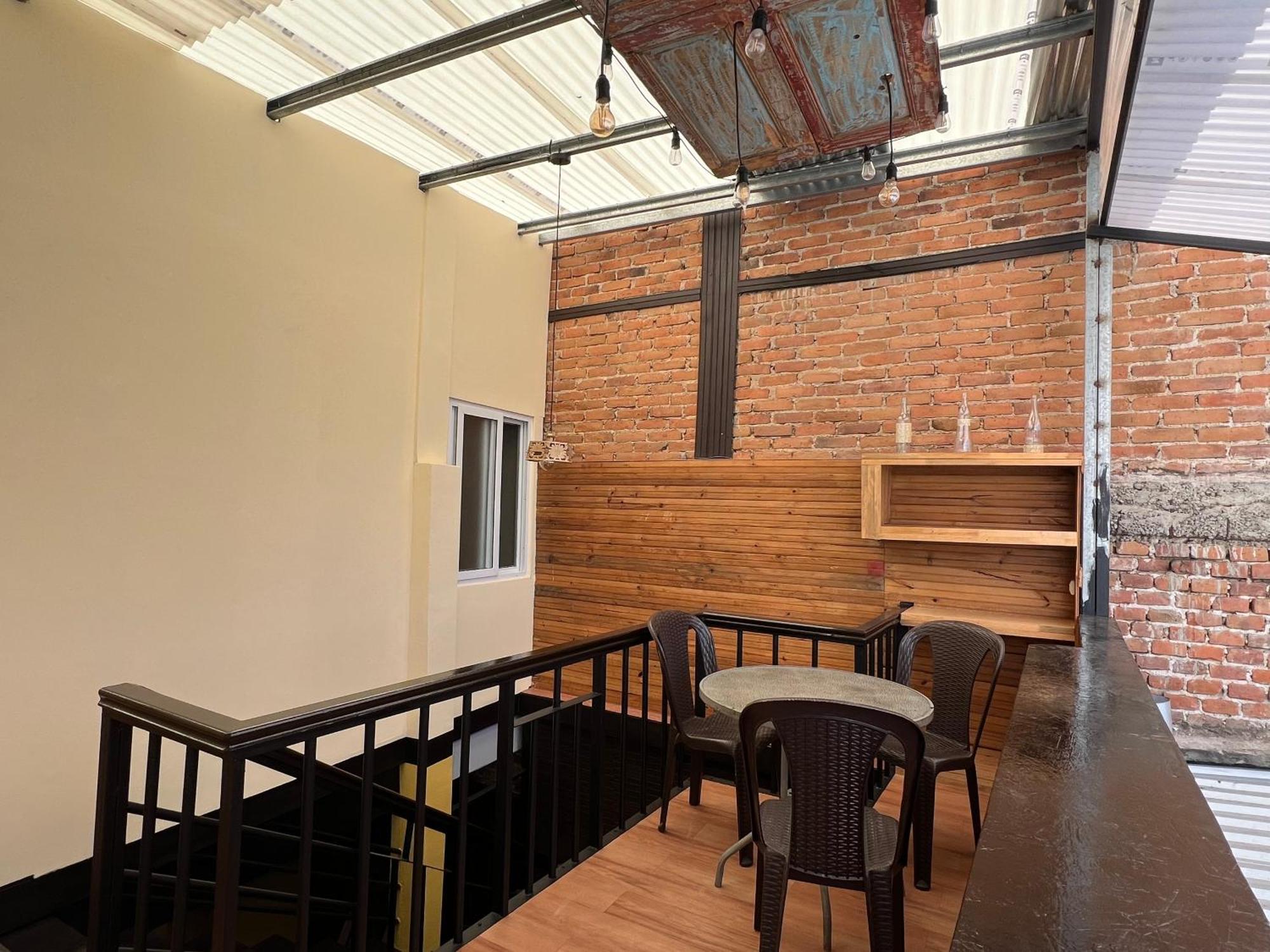 C&M Exclusive Private Rooms Quetzaltenango ภายนอก รูปภาพ