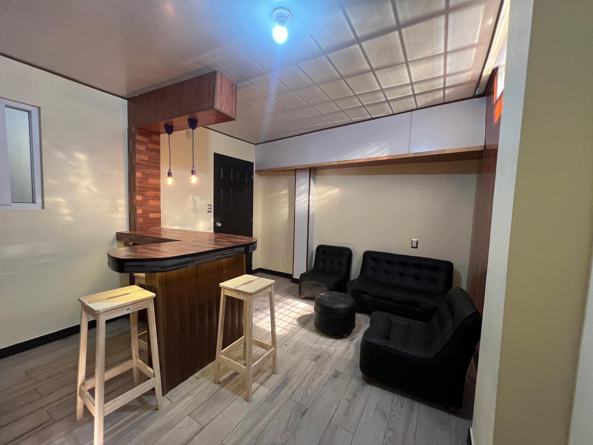 C&M Exclusive Private Rooms Quetzaltenango ภายนอก รูปภาพ