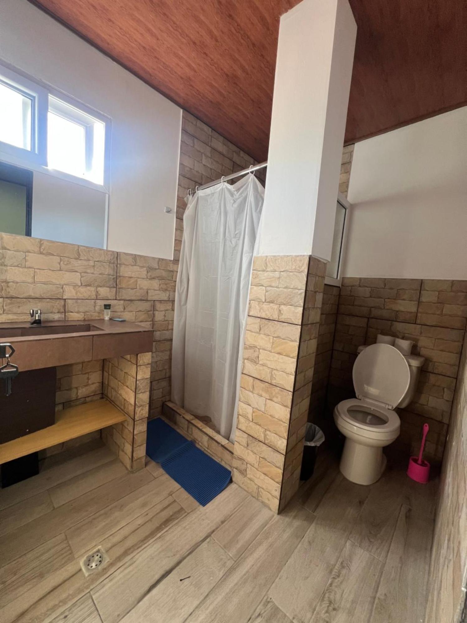 C&M Exclusive Private Rooms Quetzaltenango ภายนอก รูปภาพ