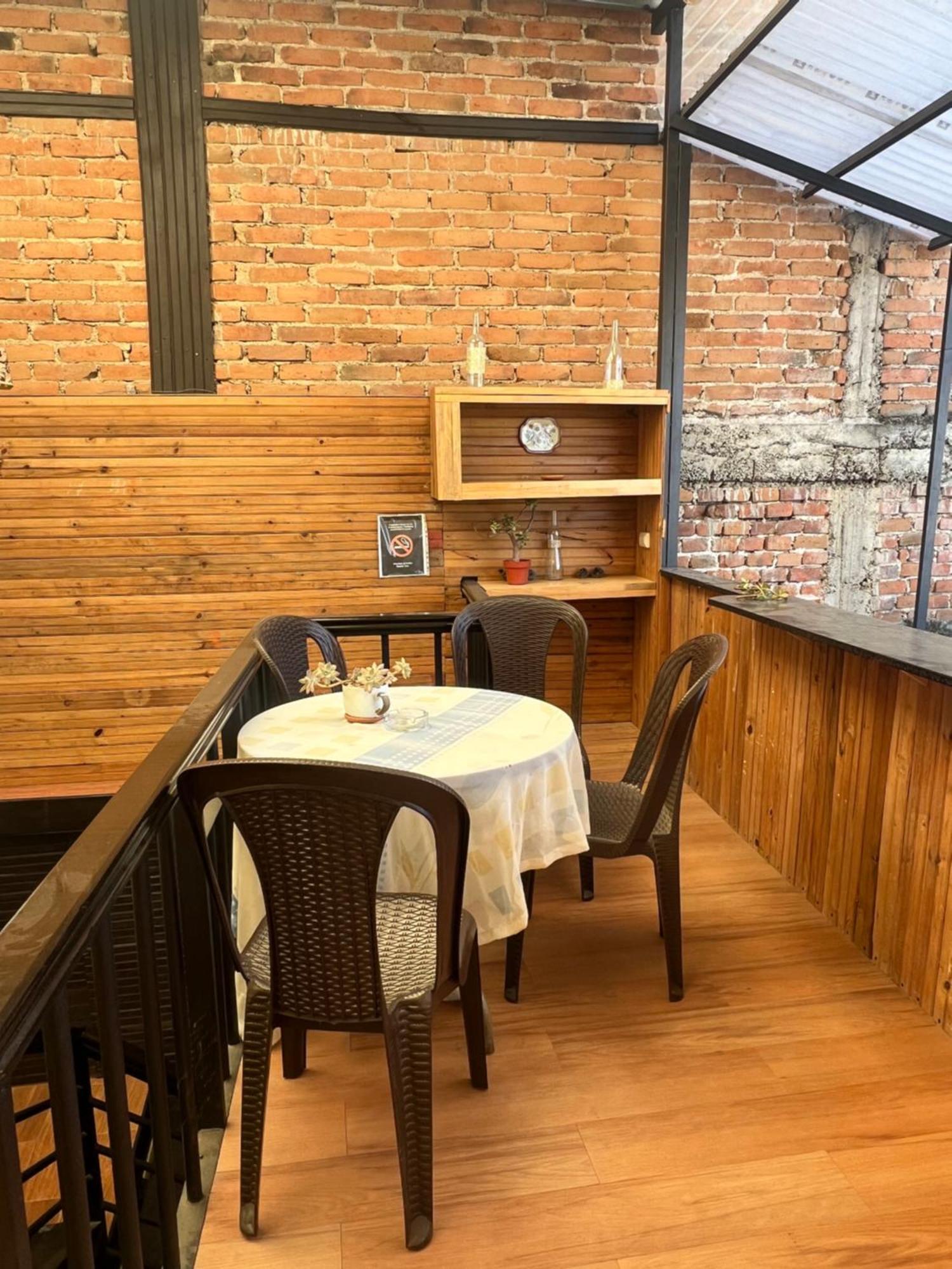 C&M Exclusive Private Rooms Quetzaltenango ภายนอก รูปภาพ